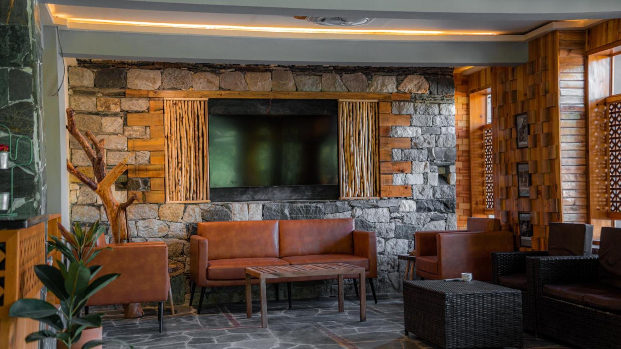Dumani Nagar Hotel & Resort Karimabad  Buitenkant foto