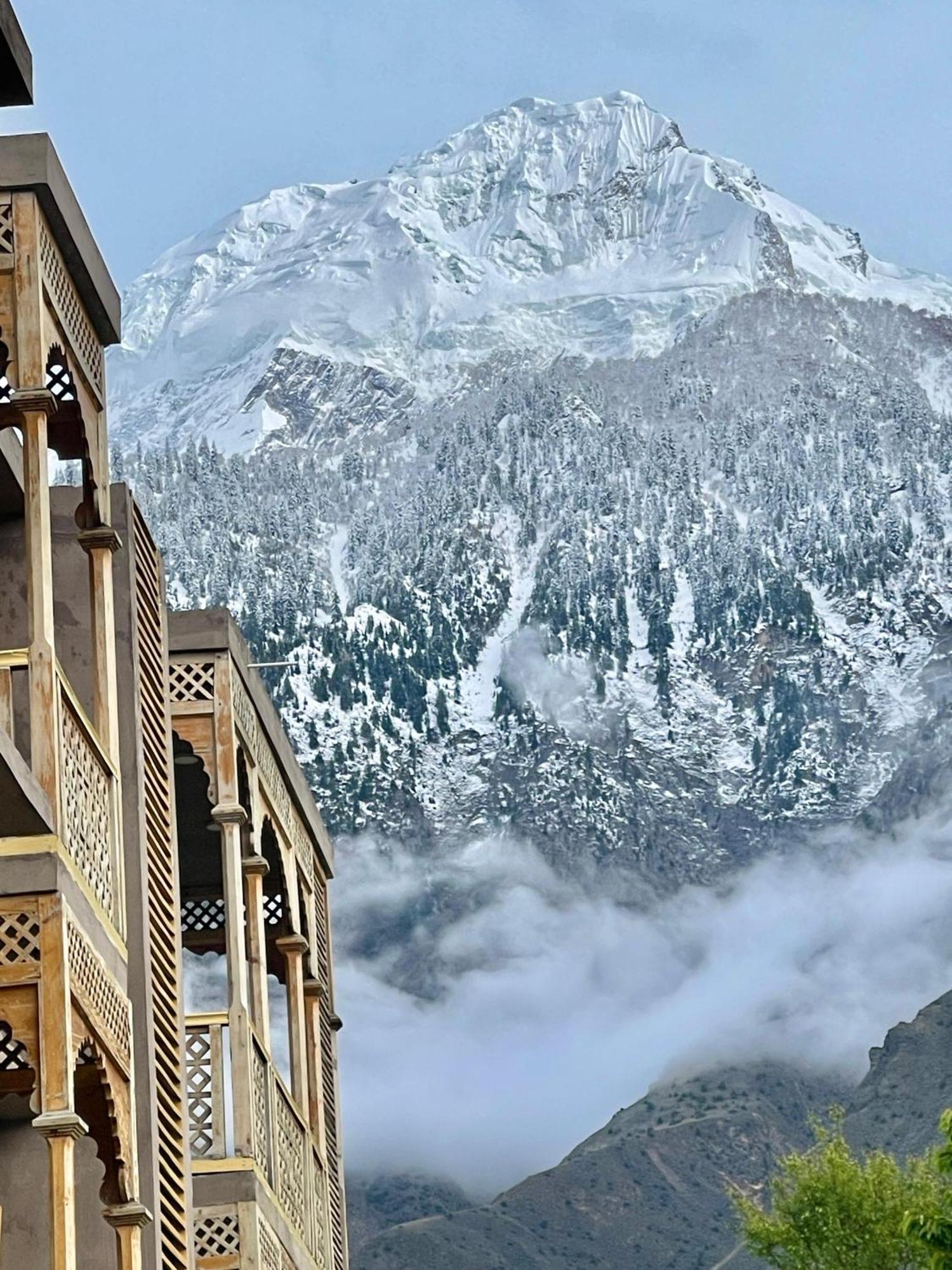 Dumani Nagar Hotel & Resort Karimabad  Buitenkant foto
