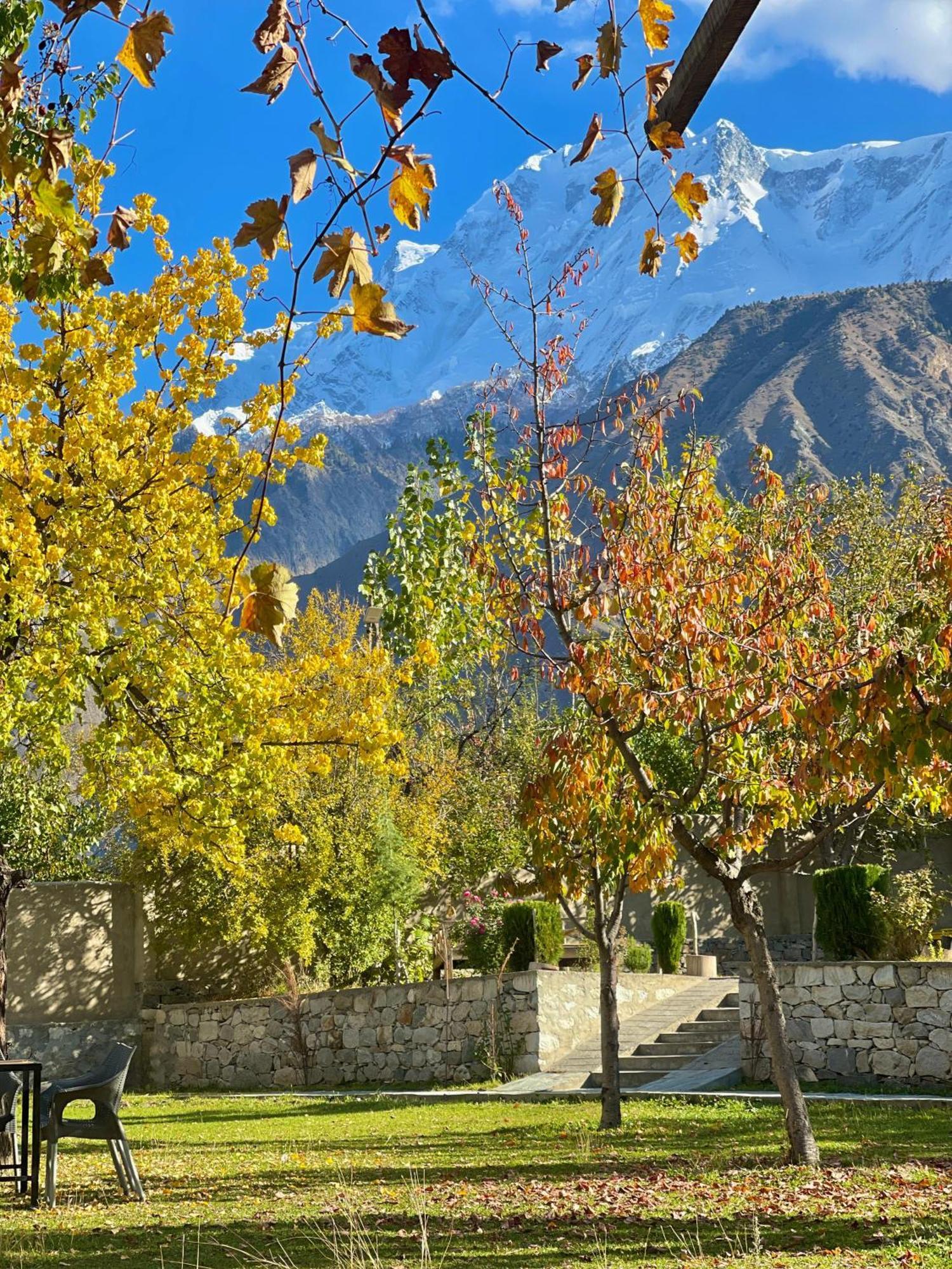 Dumani Nagar Hotel & Resort Karimabad  Buitenkant foto