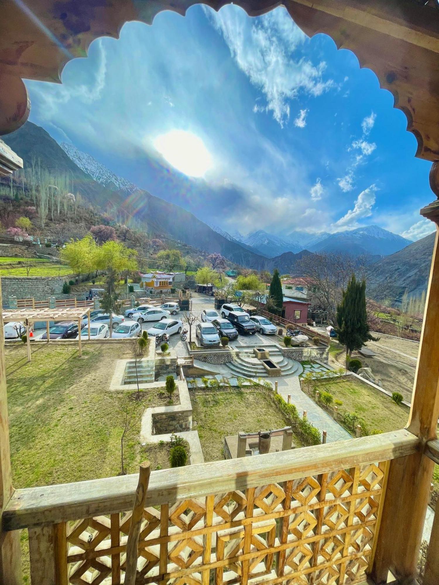Dumani Nagar Hotel & Resort Karimabad  Buitenkant foto