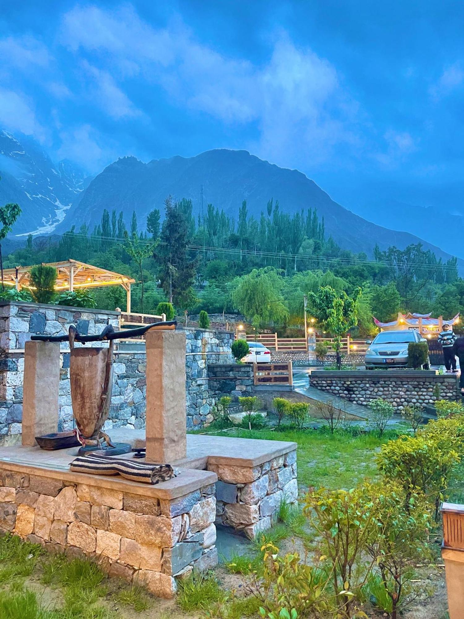 Dumani Nagar Hotel & Resort Karimabad  Buitenkant foto