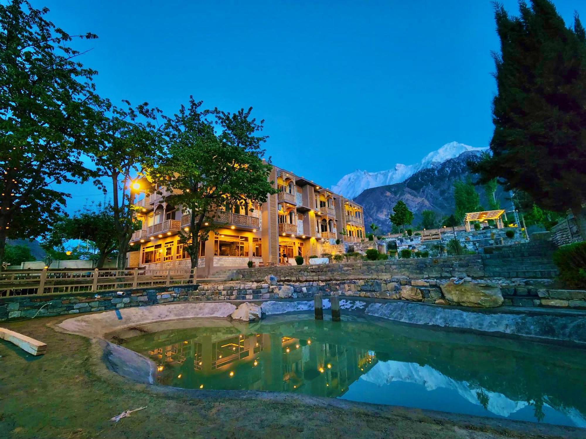 Dumani Nagar Hotel & Resort Karimabad  Buitenkant foto