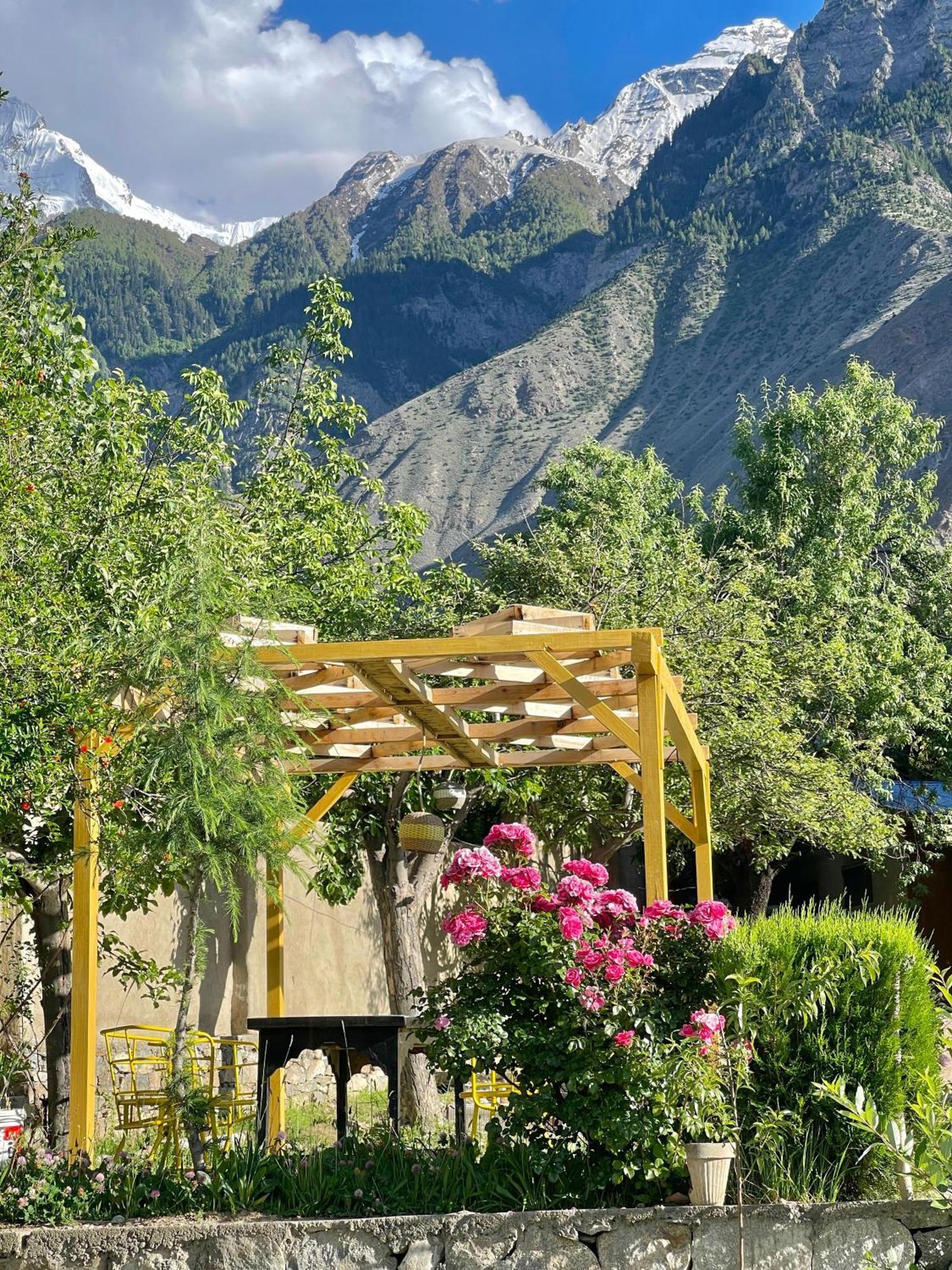 Dumani Nagar Hotel & Resort Karimabad  Buitenkant foto