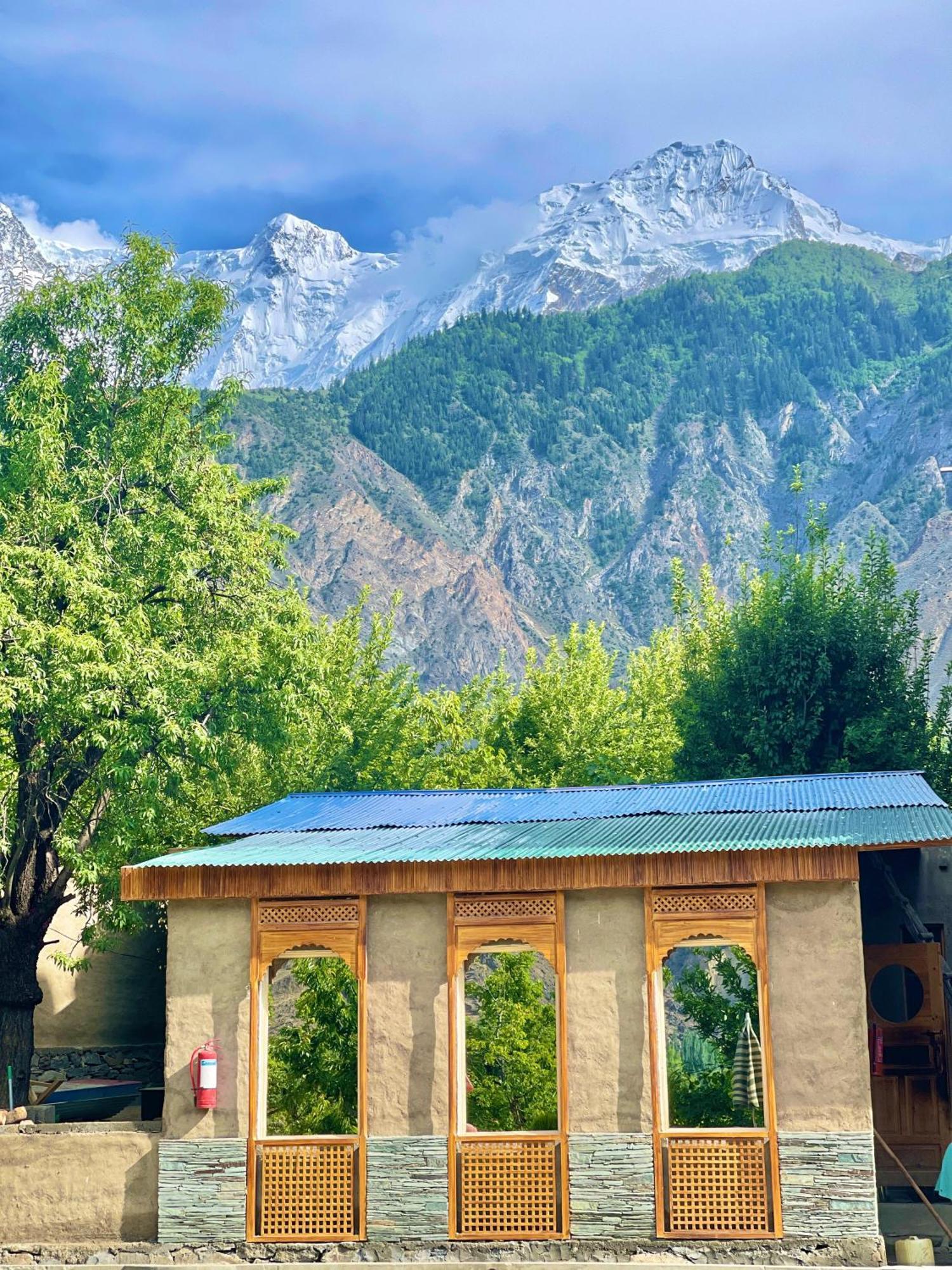 Dumani Nagar Hotel & Resort Karimabad  Buitenkant foto